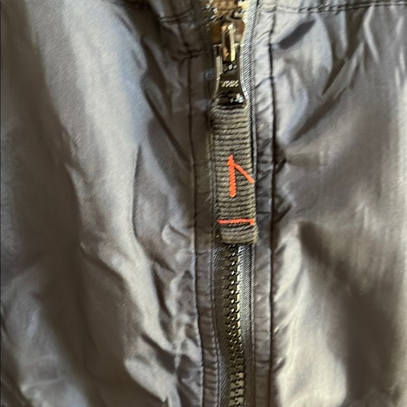 GAP Men's Dark Gray Vest - Picture 3 of 9